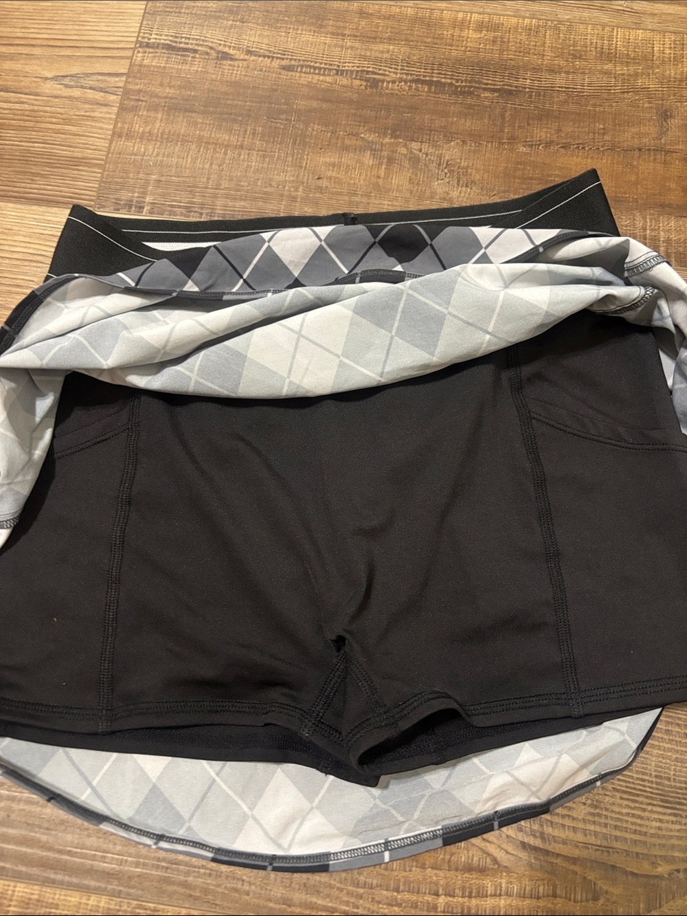 ALO Yoga Black and White Striped Waistband Skort - Picture 4 of 6